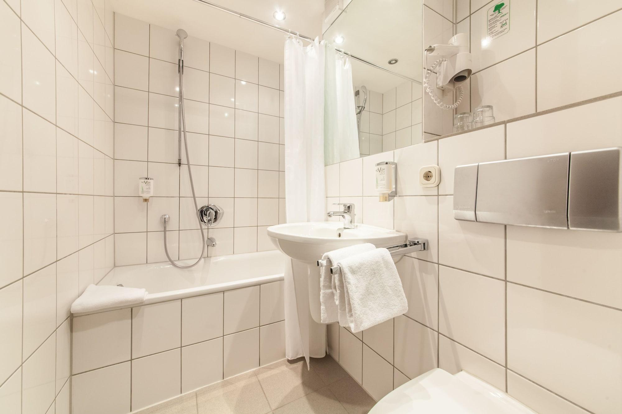 Hotel Maxim Duesseldorf City Εξωτερικό φωτογραφία
