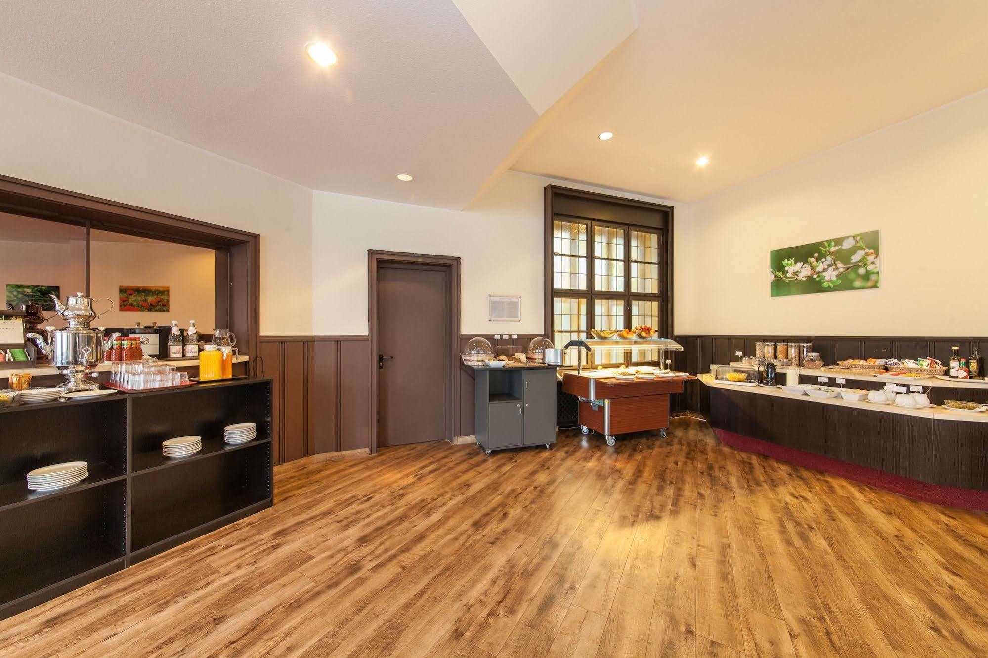 Hotel Maxim Duesseldorf City Εξωτερικό φωτογραφία